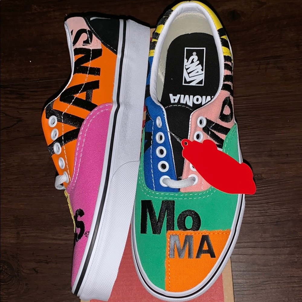 Moma vans - Picture 2 of 2